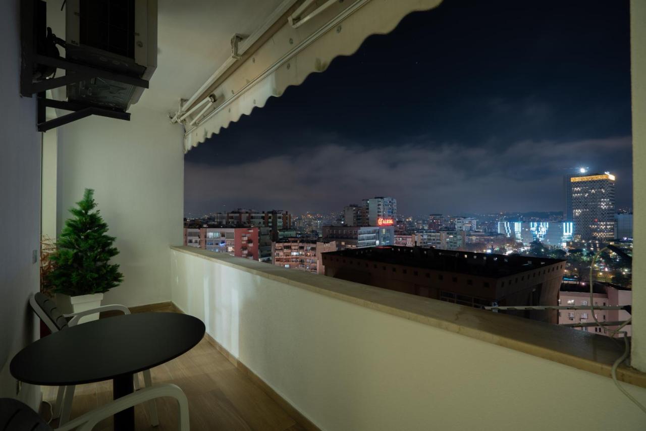 Center Tirana Liv Apartment Bagian luar foto